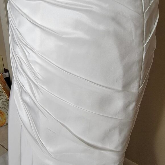 Cosmobella Sweetheart Pleated Strapless Wedding Dress White Size 2 - Picture 6 of 15